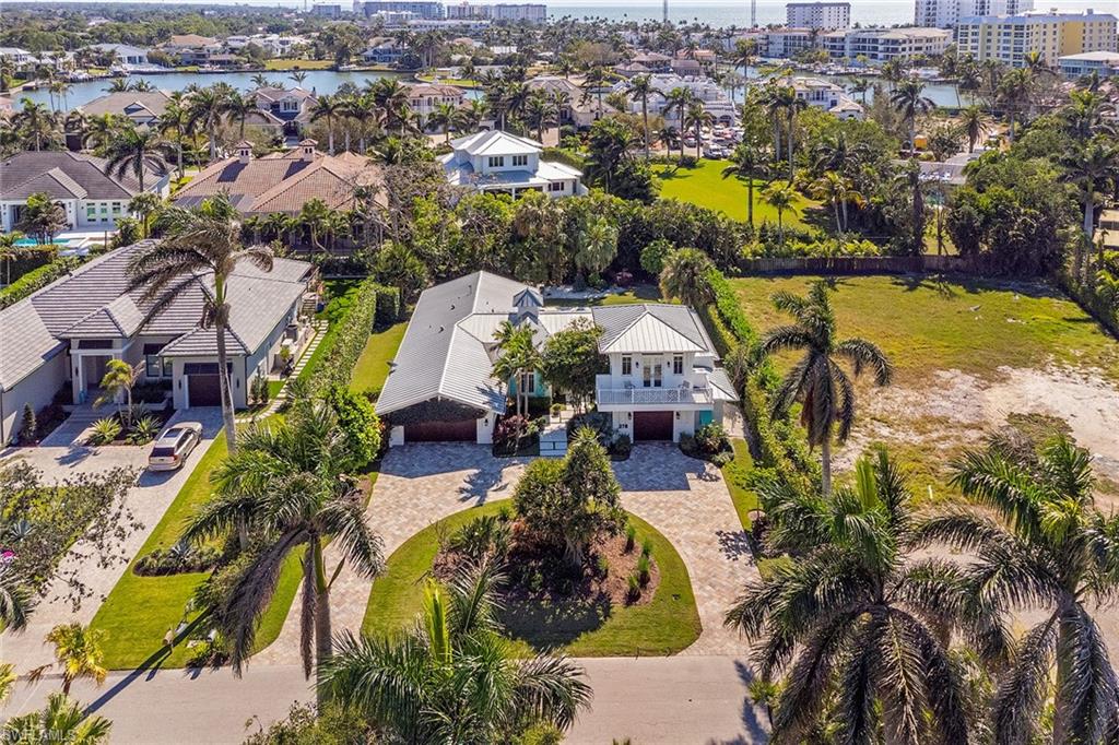 MOORINGS - Residential