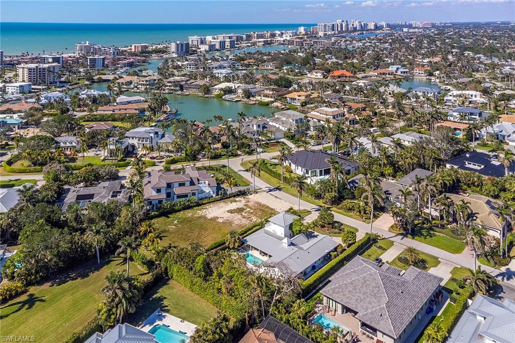 MOORINGS - Residential