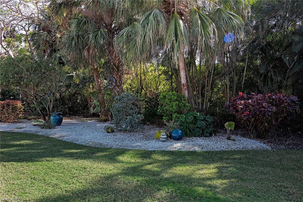 MOORINGS - Residential