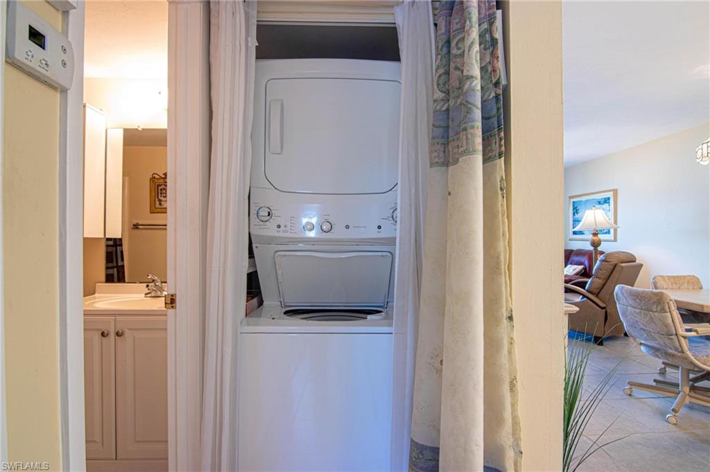 LAKESIDE - Residential