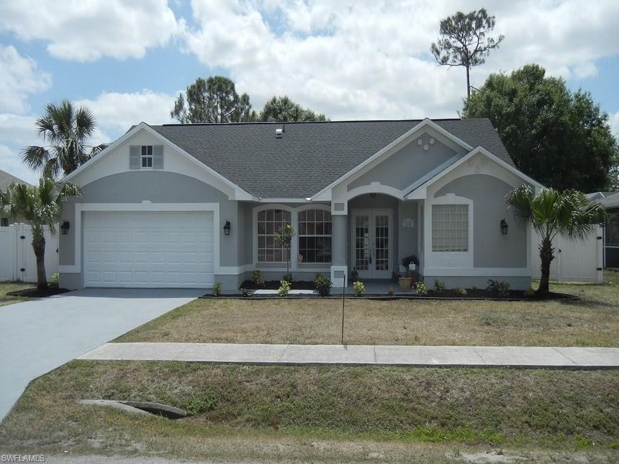 Quiet Deed Restricted Community 3 Bedroom  Bath in the Oakwood Community with New Roof, New Exterior Paint, and Numerous upgrades to the interior. Close to Shopping, restaurants, schools and Hospitals. House is ready for Your Personal Touches to make Your Special Home.