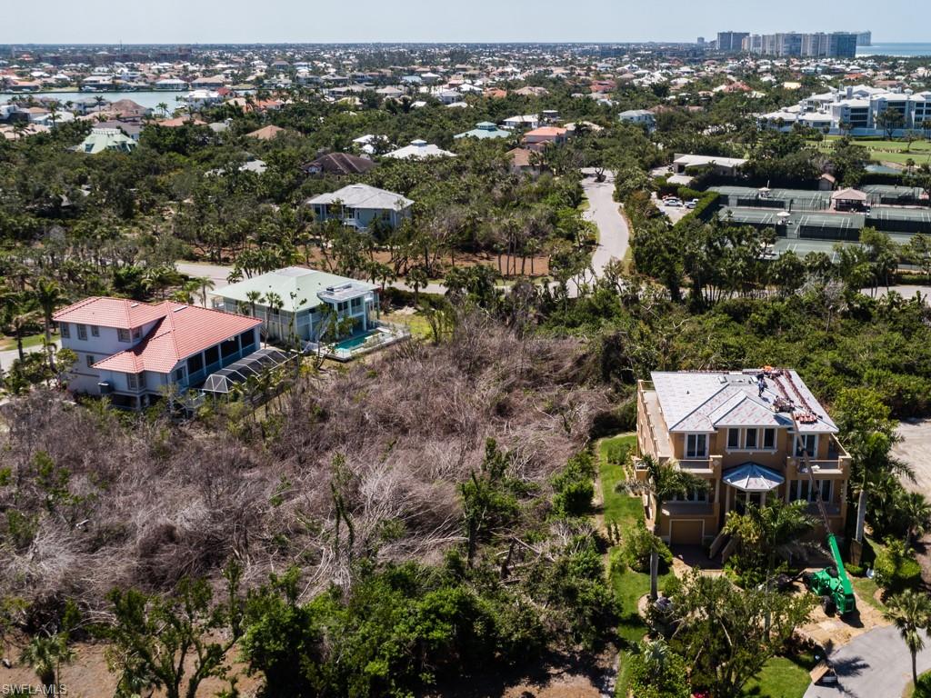 HIDEAWAY BEACH - Land