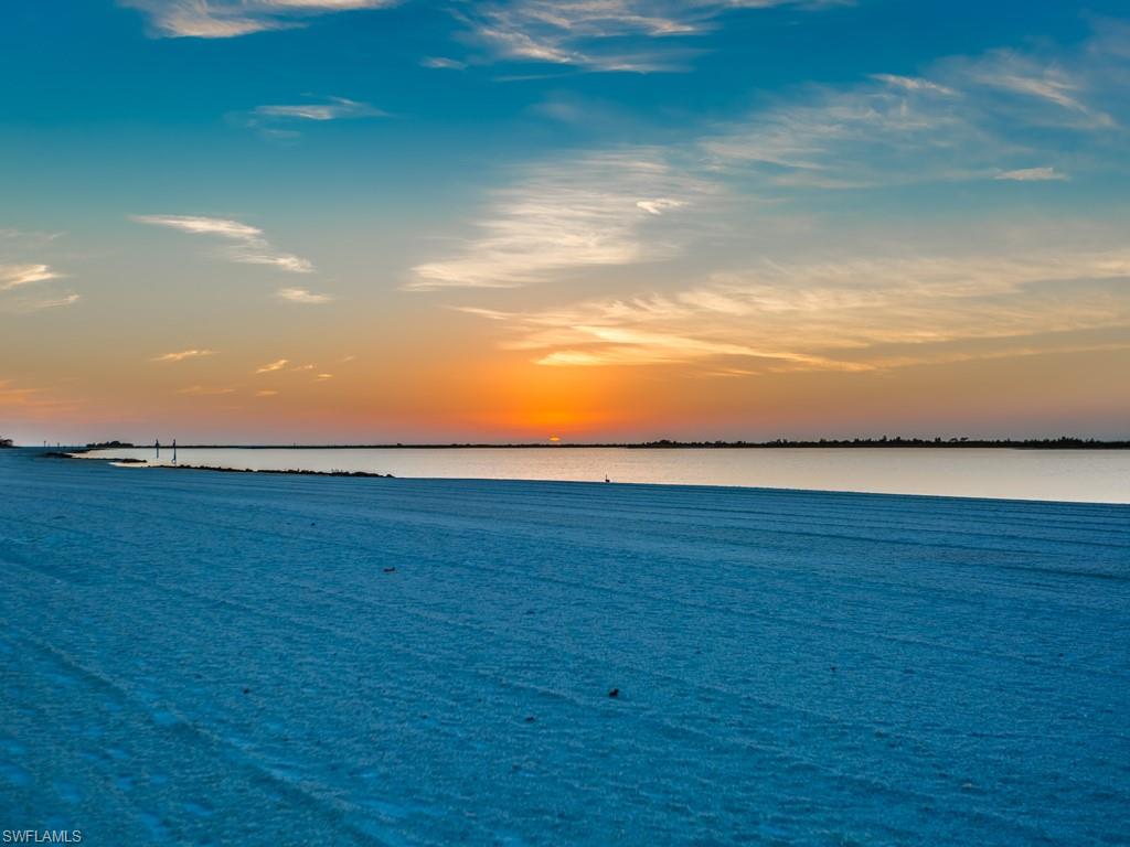 HIDEAWAY BEACH - Land