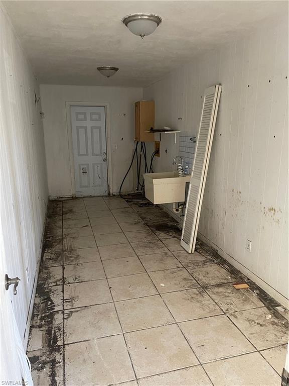 FORT MYERS SHORES - Residential