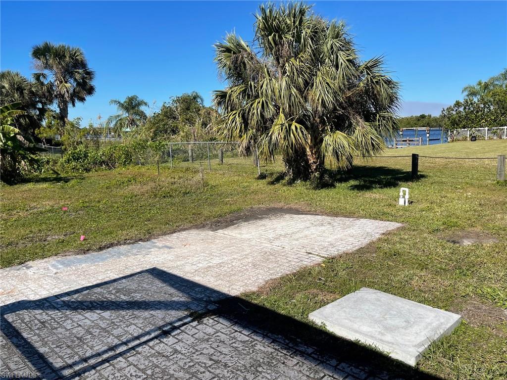 FORT MYERS SHORES - Residential