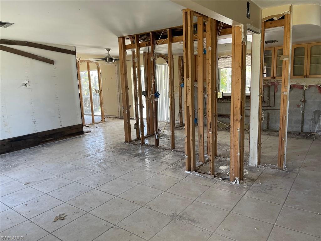 FORT MYERS SHORES - Residential