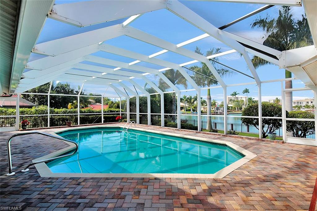 MOORINGS - Residential