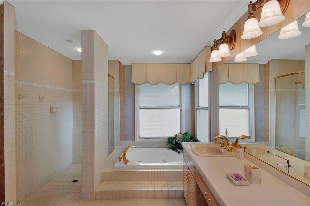 MOORINGS - Residential