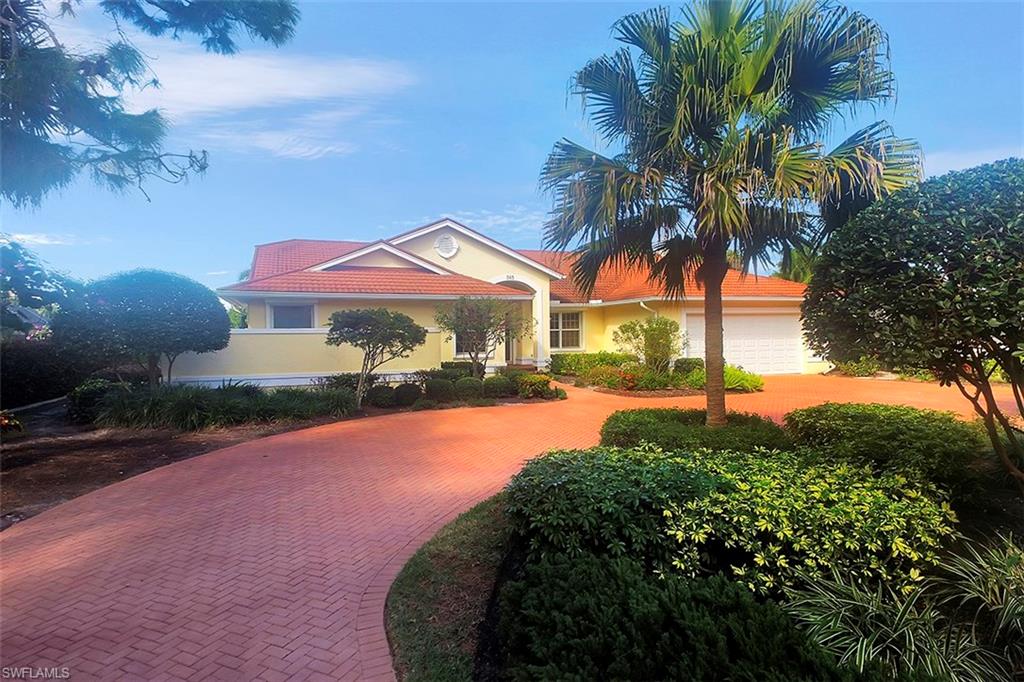 MOORINGS - Residential