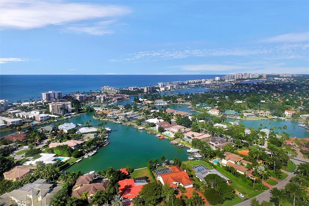 MOORINGS - Residential