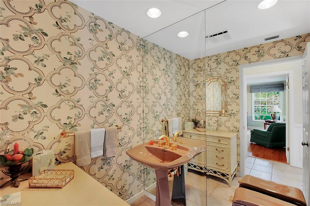 MOORINGS - Residential