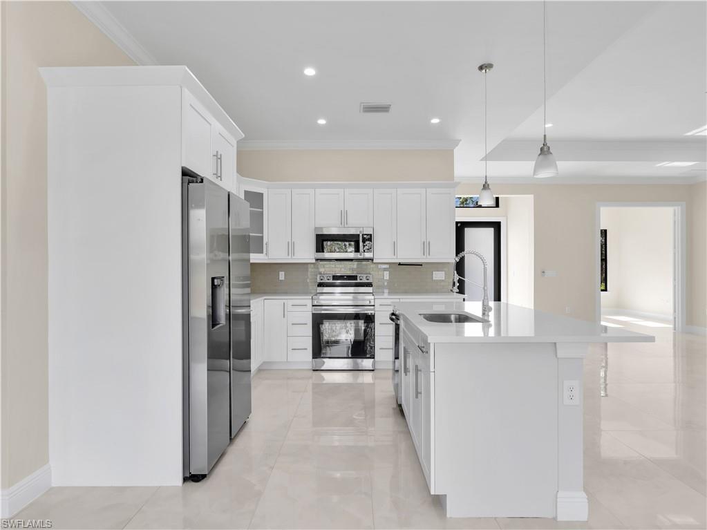 GOLDEN GATE ESTATES - Residential