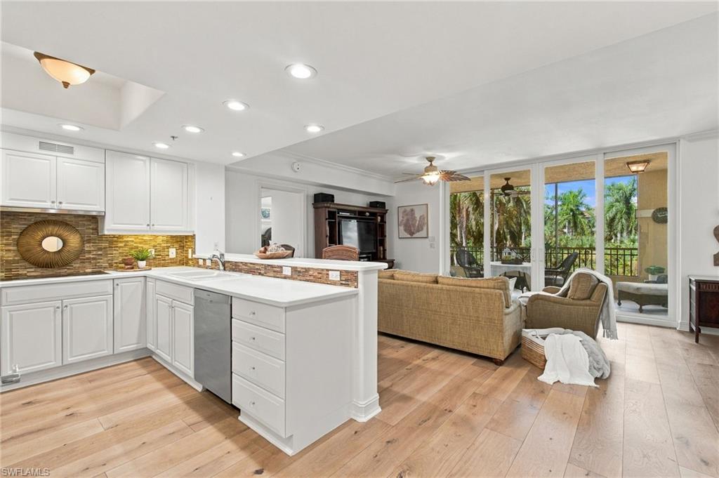 2738 Tiburon BLVD E 206