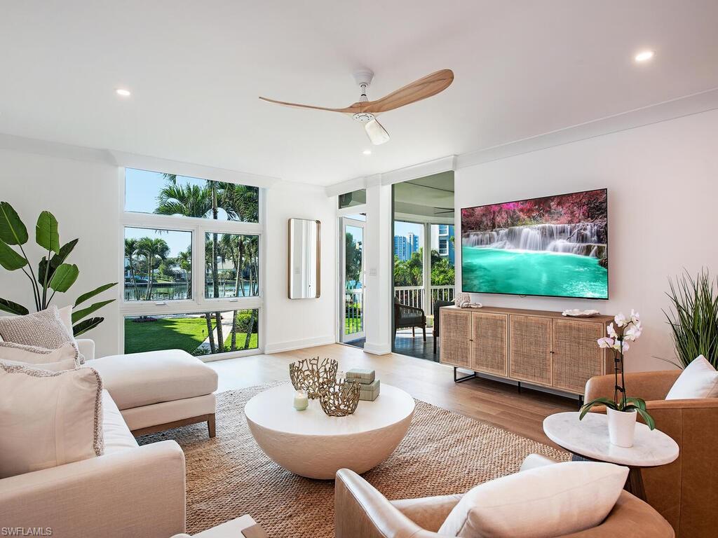 400 Park Shore DR 203