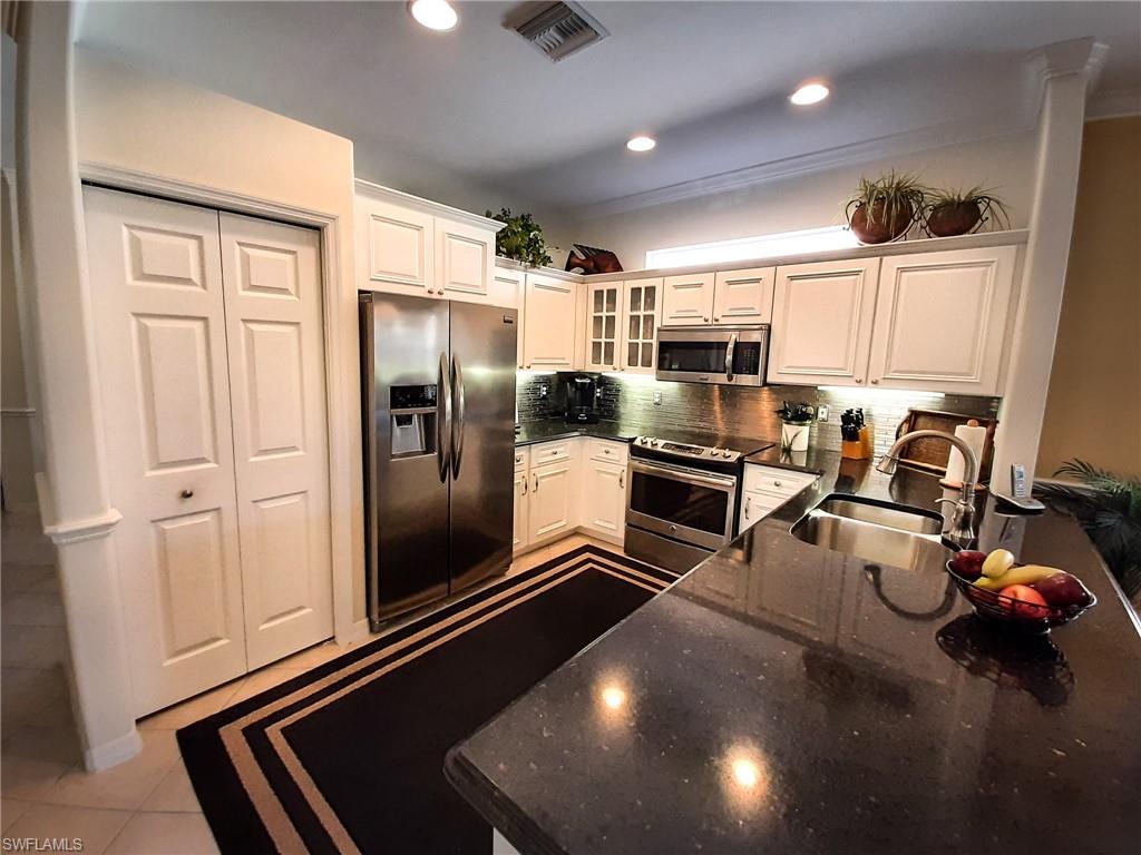 LANGSHIRE - Residential