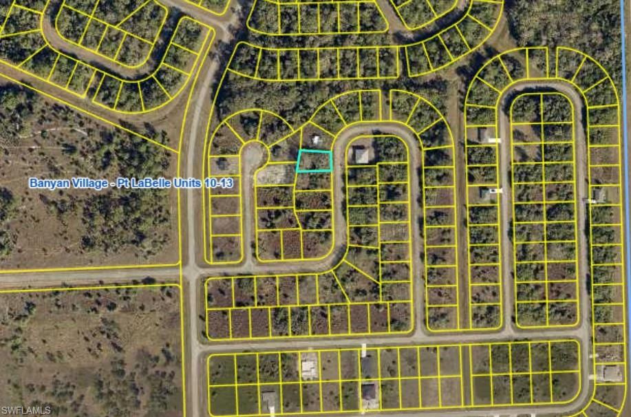 BANYAN VILLAGE - Land