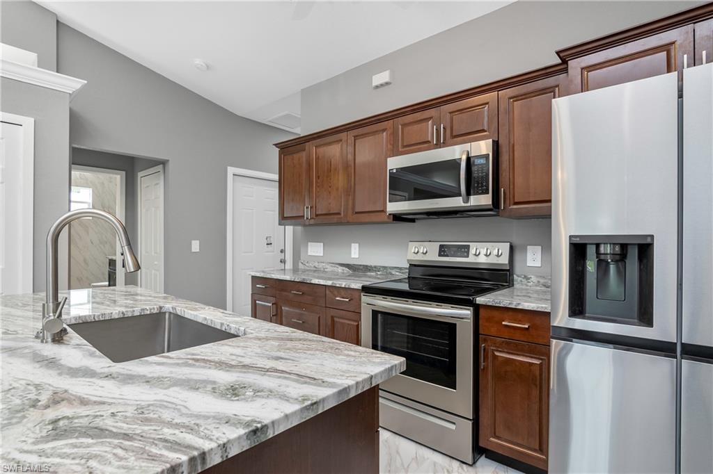 113-115 Gilbert AVE S