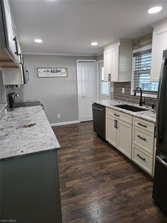 THUNDERBIRD MOBILE HOMES - Residential Lease