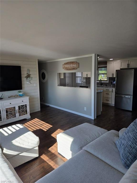 THUNDERBIRD MOBILE HOMES - Residential Lease