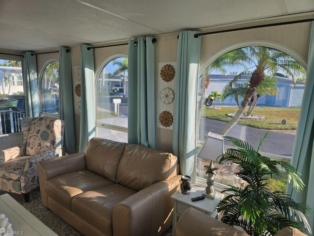 THUNDERBIRD MOBILE HOMES - Residential Lease