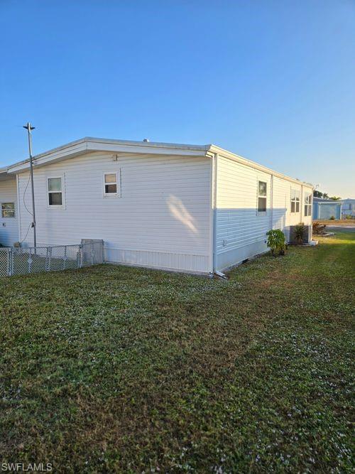 THUNDERBIRD MOBILE HOMES - Residential Lease