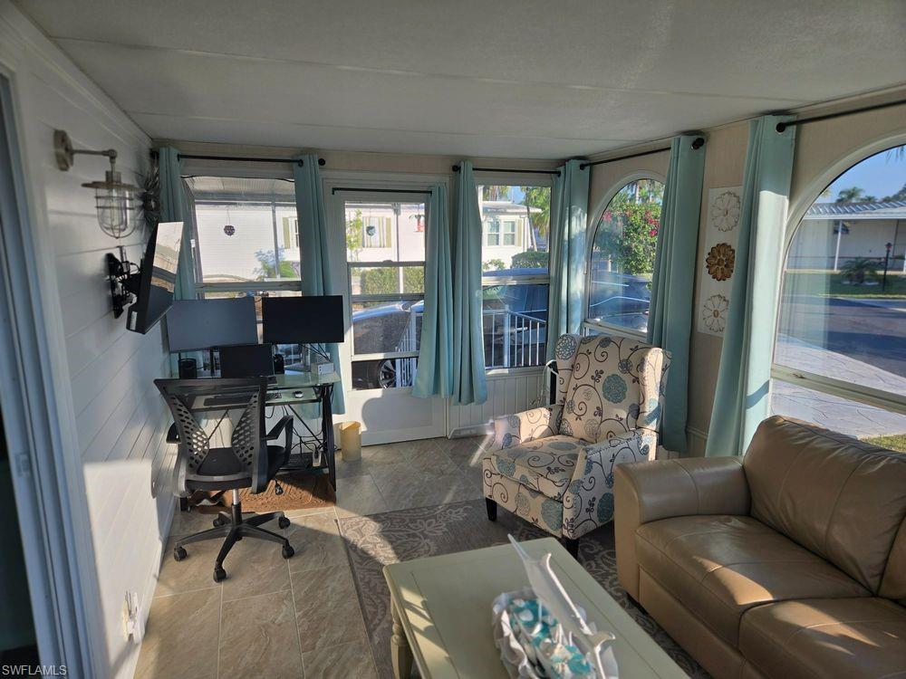 THUNDERBIRD MOBILE HOMES - Residential Lease