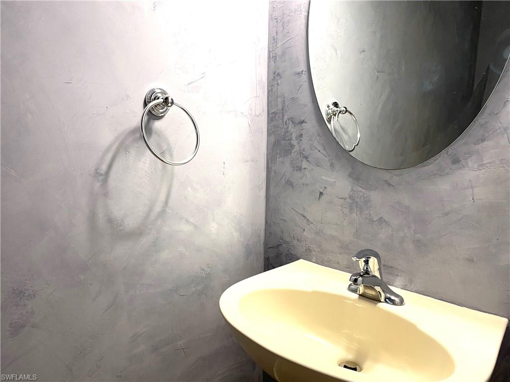 COLONNADE AT FORUM - Residential