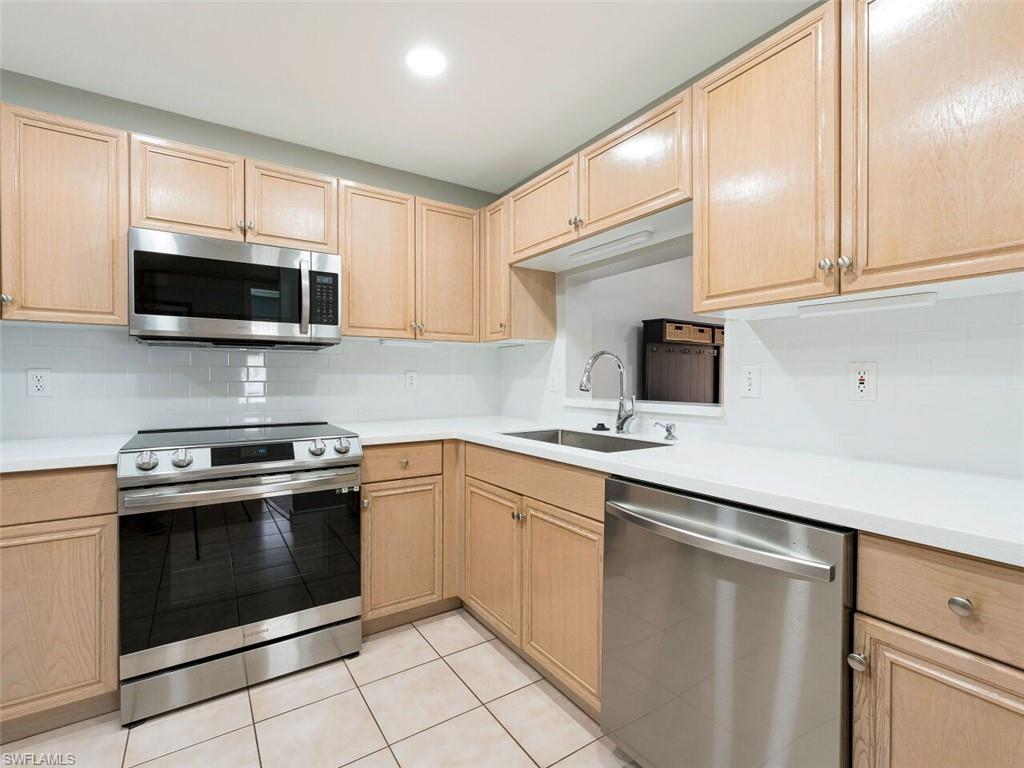 VILLAGES AT EMERALD LAKES - Residential