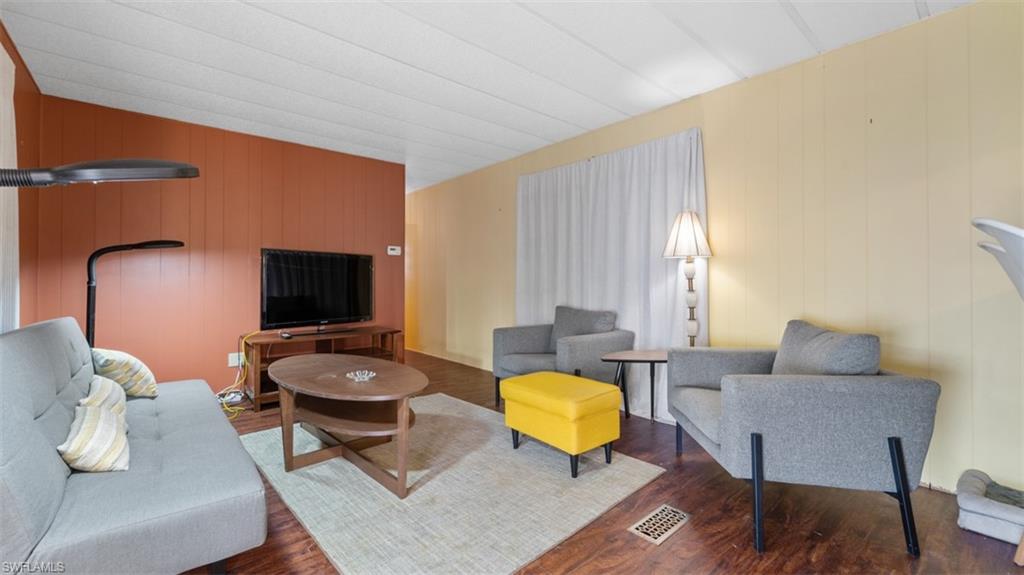 IONA GARDENS - Residential