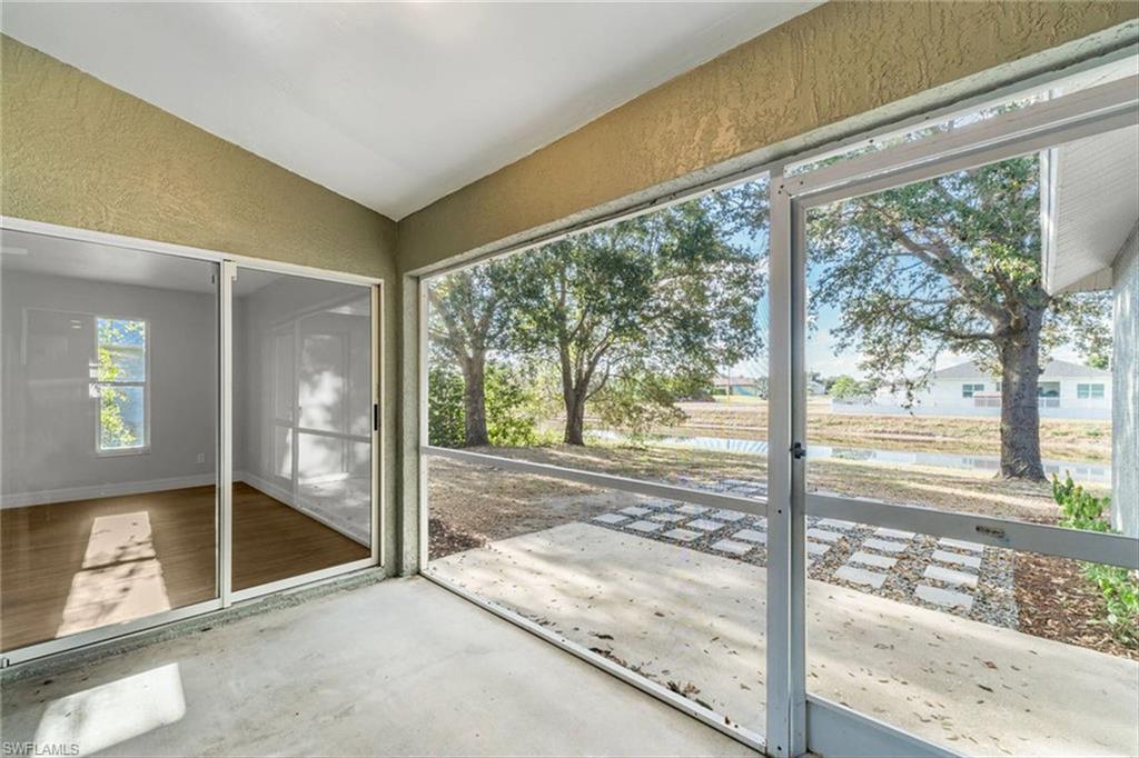 MIRROR LAKES - Residential