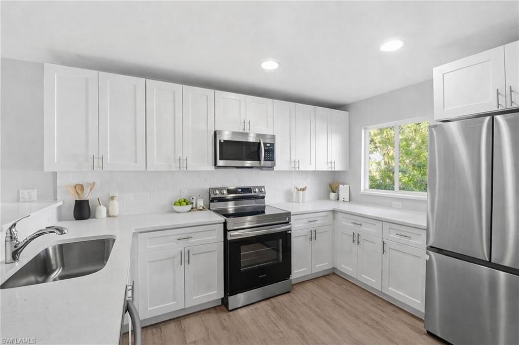 MIRROR LAKES - Residential