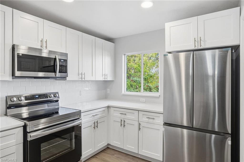 MIRROR LAKES - Residential