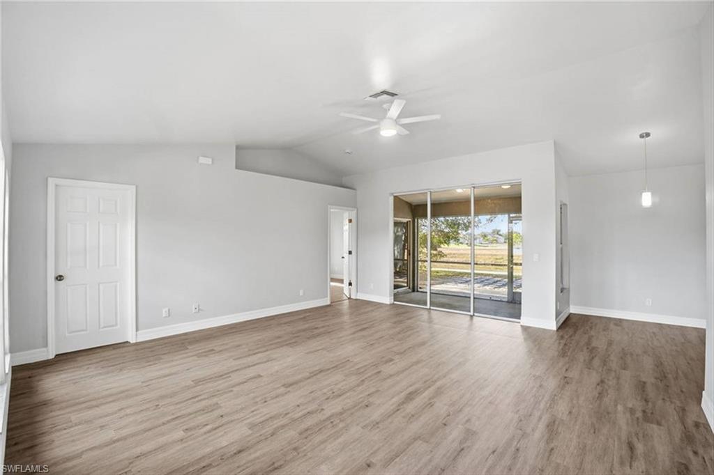 MIRROR LAKES - Residential