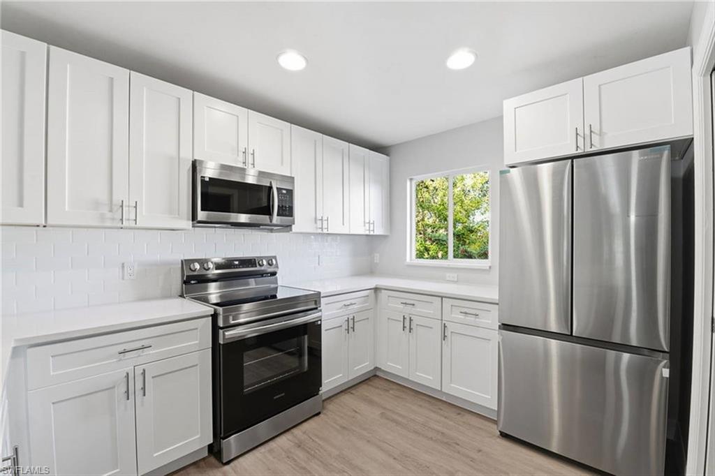 MIRROR LAKES - Residential