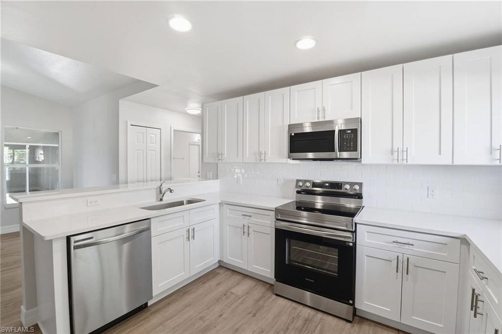 MIRROR LAKES - Residential