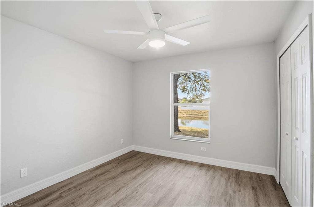 MIRROR LAKES - Residential