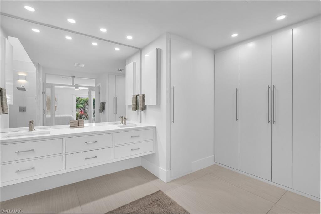 BRIDGE WAY VILLAS - Residential