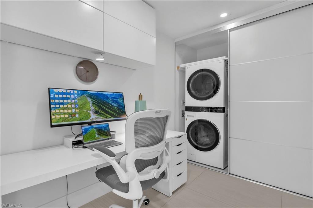 BRIDGE WAY VILLAS - Residential