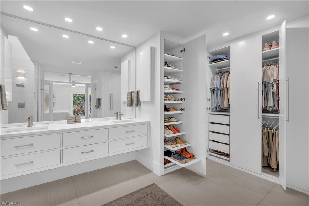 BRIDGE WAY VILLAS - Residential