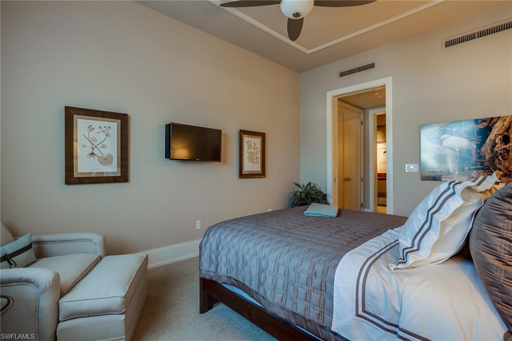 ROOFTOPS ON FOURTH - Residential