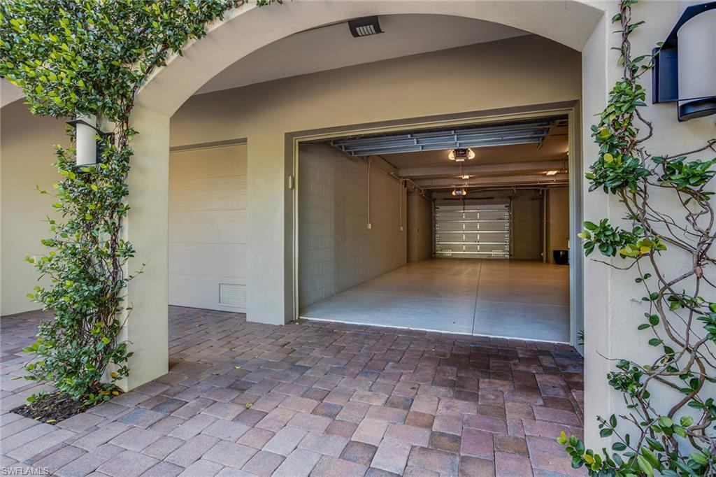 ROOFTOPS ON FOURTH - Residential