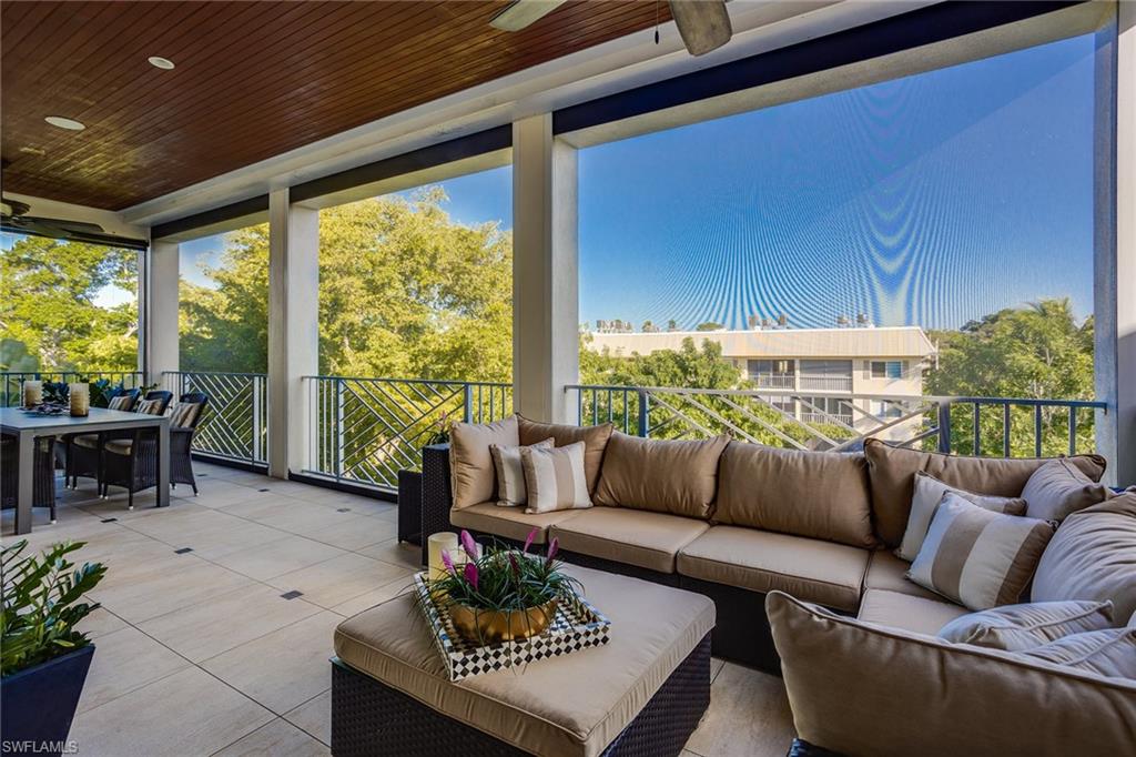 ROOFTOPS ON FOURTH - Residential