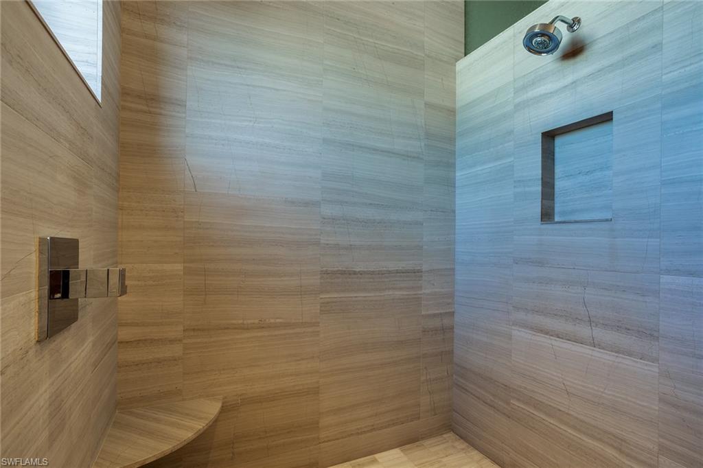 ROOFTOPS ON FOURTH - Residential