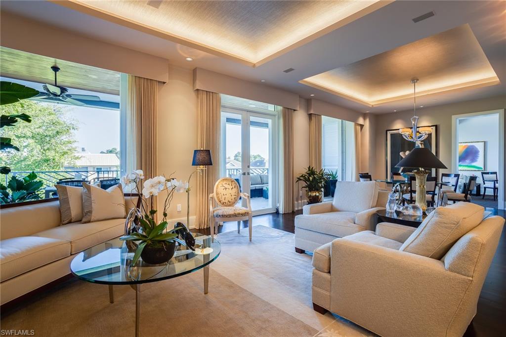 ROOFTOPS ON FOURTH - Residential