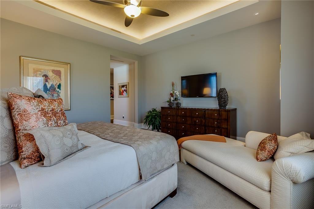 ROOFTOPS ON FOURTH - Residential