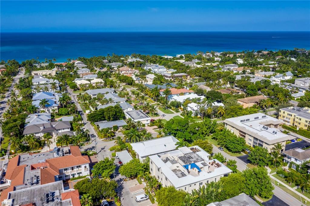ROOFTOPS ON FOURTH - Residential