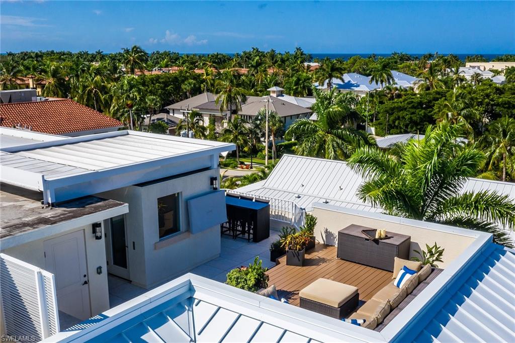 ROOFTOPS ON FOURTH - Residential