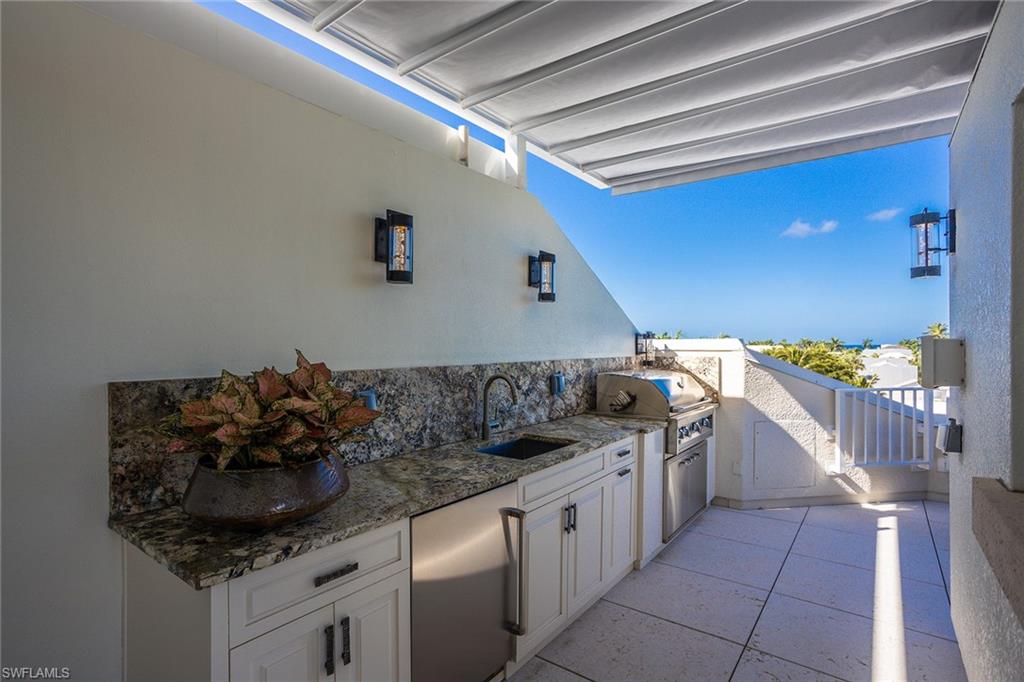 ROOFTOPS ON FOURTH - Residential