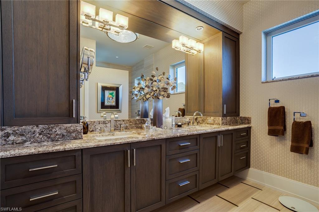 ROOFTOPS ON FOURTH - Residential