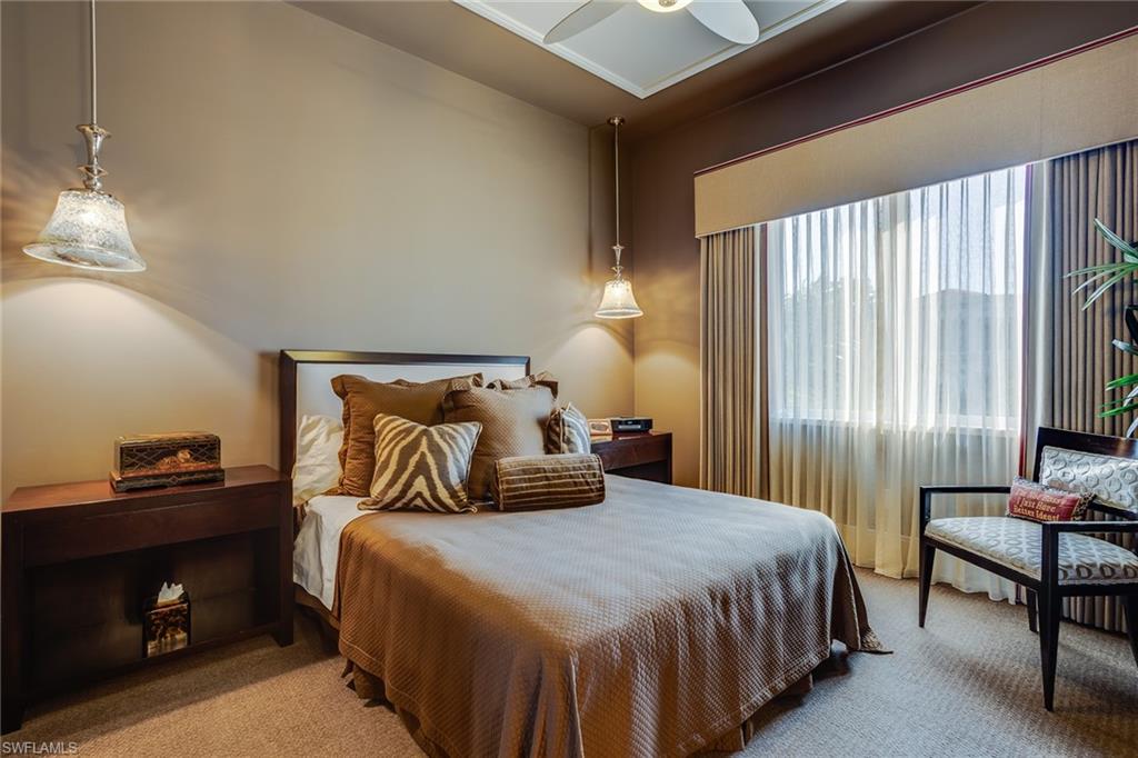 ROOFTOPS ON FOURTH - Residential